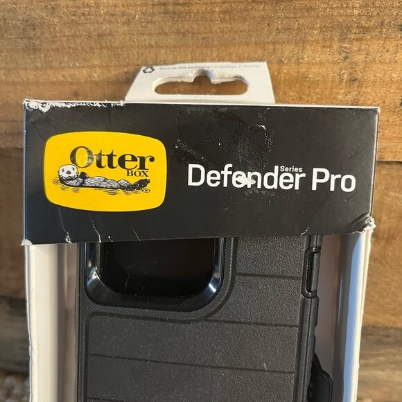 Otterbox Defender‎ Pro Series iPhone 2021 Large Pro Case - Picture 4 of 7